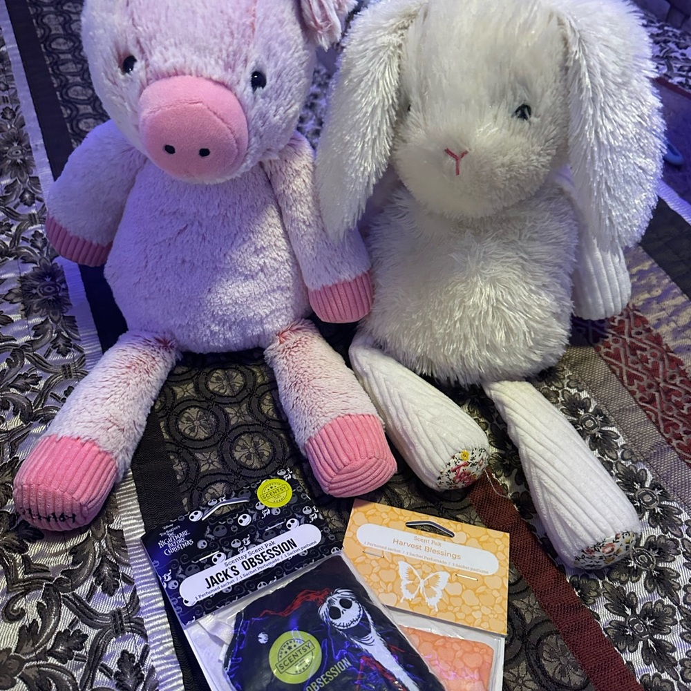 Scentsy Buddy’s Penny the Pig & Rosemary the Rabbit - Picture 11 of 11
